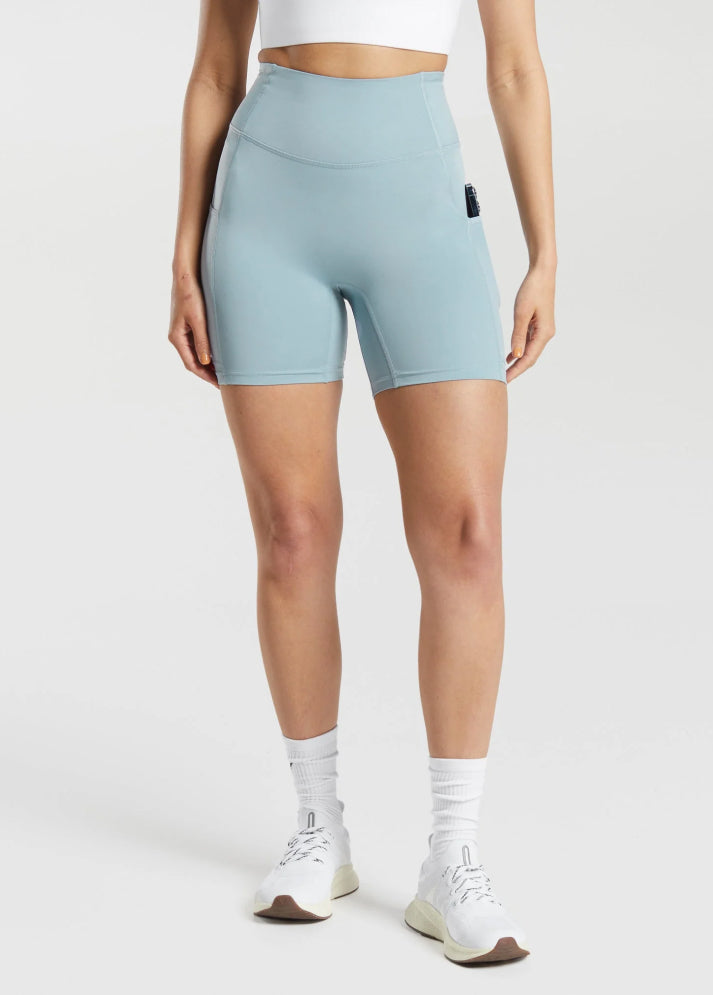 aw pocket shorts women 2.jpg