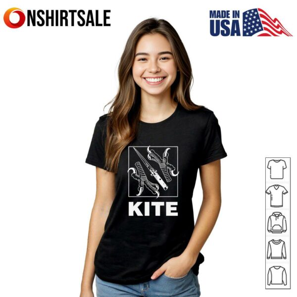 Kite claws and dagger T-Shirt