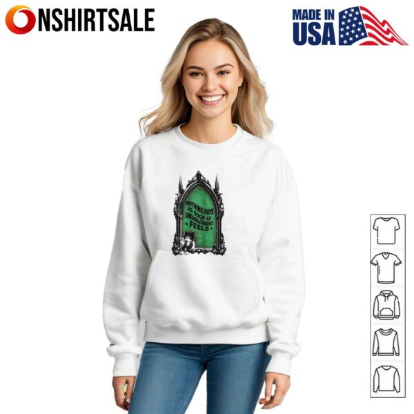 Nothing pays as good as unemployment feels smoking cat T-Shirt