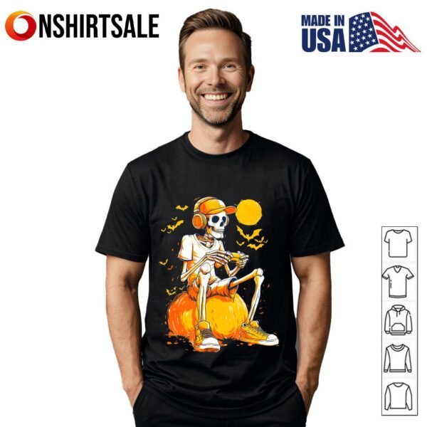 Retro Skeleton Gamer Halloween Skeleton Halloween Game Controller T-Shirt