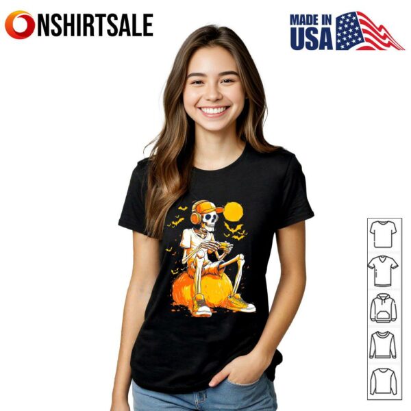 Retro Skeleton Gamer Halloween Skeleton Halloween Game Controller T-Shirt