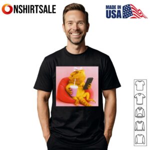Funny Lizard Drinking Smoothie Phone Meme Cute Reptile Pet Lover T Shirt 1