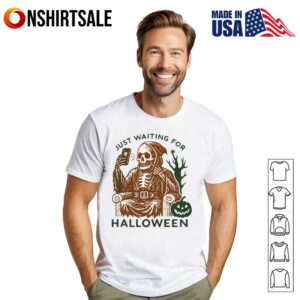 Skeleton Selfie Just Waiting For Halloween T-Shirt